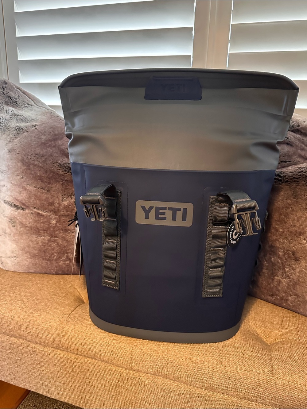 Yeti Hopper M12 Soft Cooler - Navy and Gray - Picture 2 of 8
